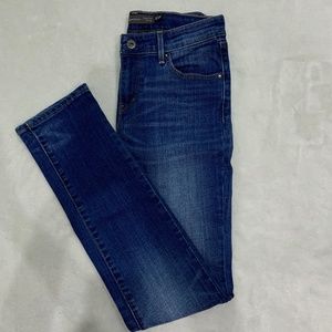 Levi's | Demi Curve Slim Leg Jean